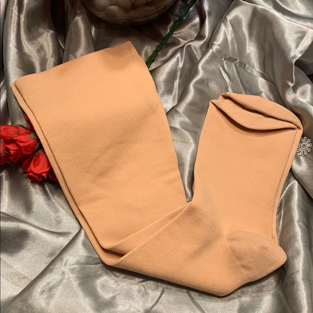 🌹COMFY COZY COMPRESSION SOCKS • Wellness